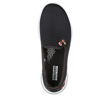 GO WALK 5 - GARLAND, BLACK/WHITE Footwear Top View