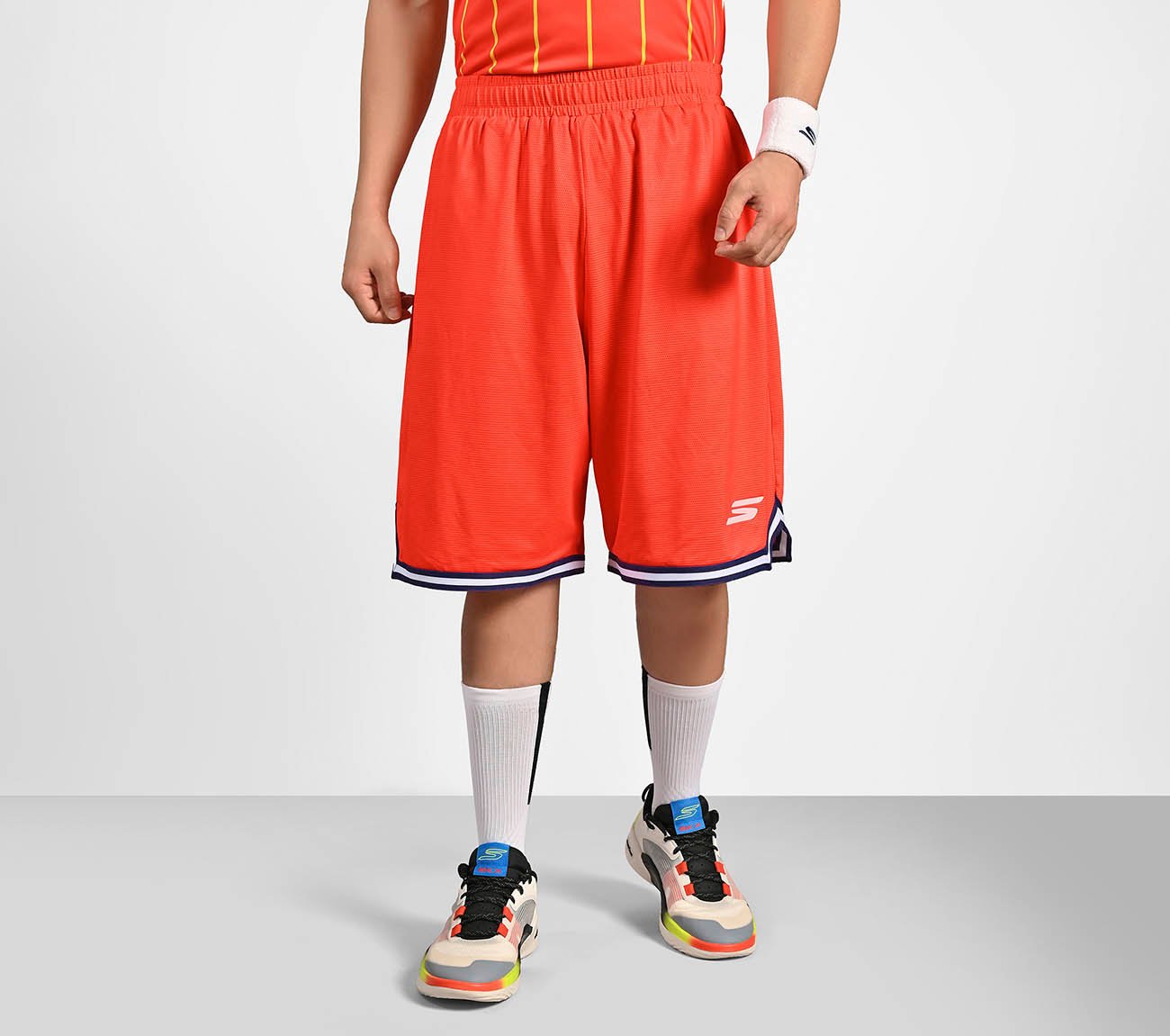 BASKETBALL PRINTED SHORTS, WHITE/BLACK/ORANGE Apparel Lateral View