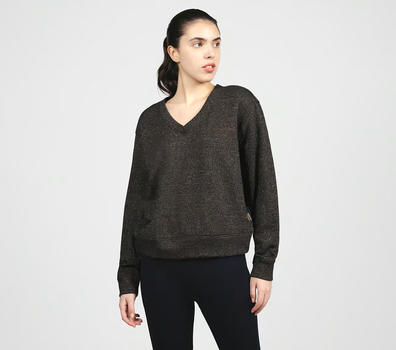 SKECH-SWEATS SHIMMER  V-NECK, BBBBLACK Apparel Lateral View