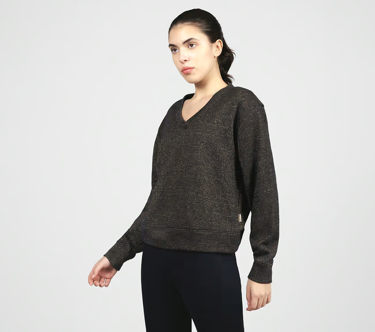 SKECH-SWEATS SHIMMER  V-NECK, BBBBLACK Apparel Top View